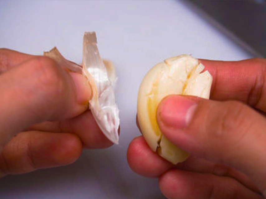 Peel-garlic-faster