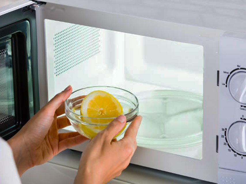 Steam-clean-your-microwave